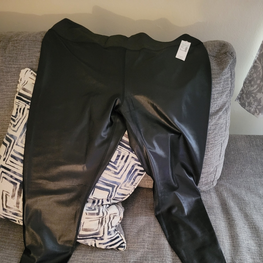 Leather look leggings